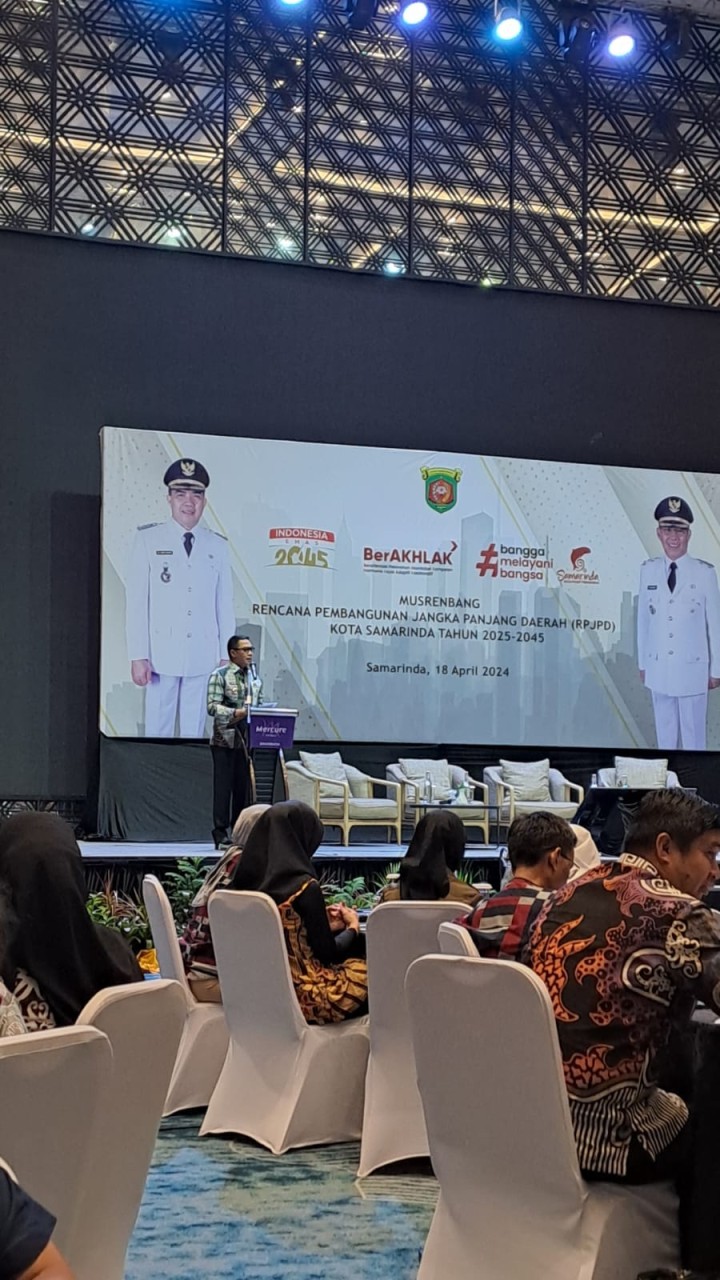 Giat, Kamis 18 April 2024 Menghadiri rapat Musrenbang rencana pembangunan jangka panjang daerah (RPJPD) Kota Samarinda tahun 2025-2045 dihadiri oleh Lurah.