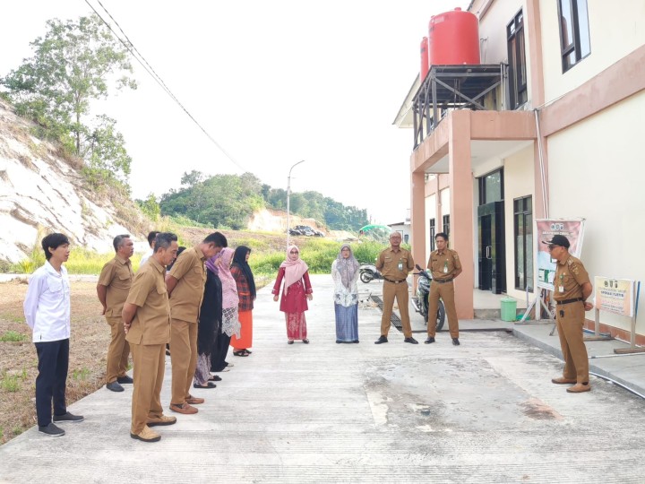 Giat, Senin 22 April 2024, Melaksanakan apel Senin pagi di kelurahan sempaja barat dipimpin oleh Lurah. & Menghadiri sosialisasi pelaksanaan ijin membuka tanah negara sesuai peraturan walikota Samarinda nomor 73 tahun 2023 dan