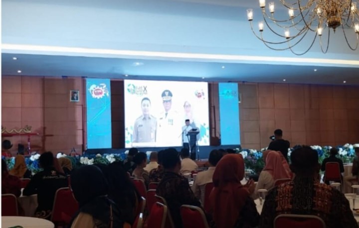 Giat, Rabu 24 April 2024, Menghadiri pembukaan Gelar Teknologi Tepat Guna (TTG) ke X tingkat provinsi Kalimantan timur di Ballroom Hotel Puri Senyiur dihadiri oleh Lurah.