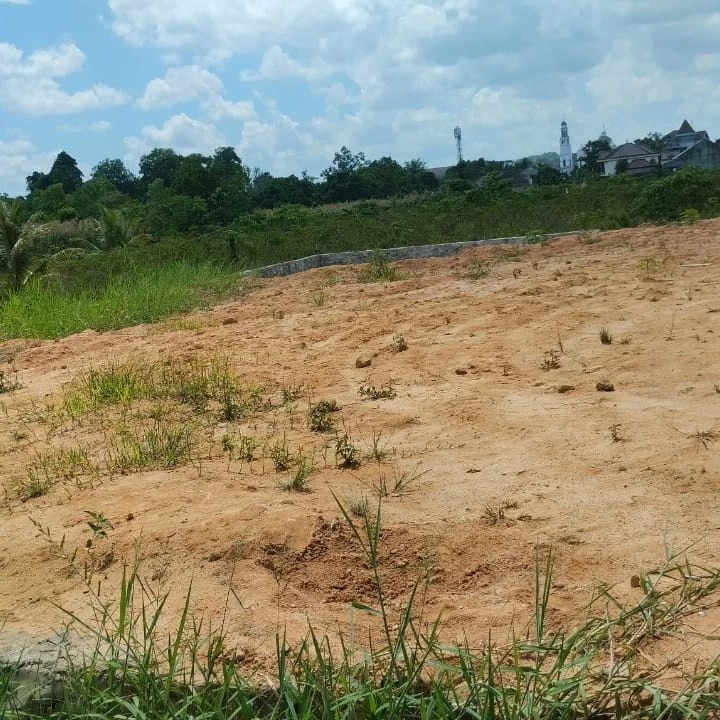 Giat, Jum'at 26 April 2024, Peninjauan lokasi Lahan pembangunan masjid Al Suta di Jl AW Syahrani GG walet 2 RT 02 kelurahan sempaja barat di hadiri Kasi Tapem beserta staf, Kasi Ekbang beserta staf dan Ketua RT 02.