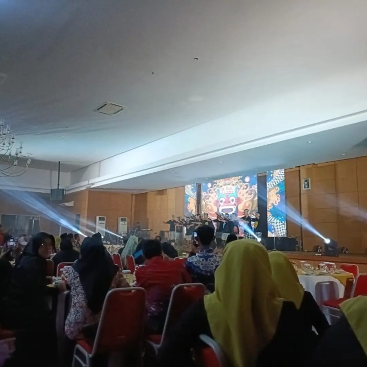 Giat Malam, 27 April 2024 Menghadiri penutupan Gelar Teknologi Tepat Guna (TTG) ke X tingkat provinsi Kalimantan timur di Ballroom Hotel Puri Senyiur dihadiri oleh Kasi Ekbang.