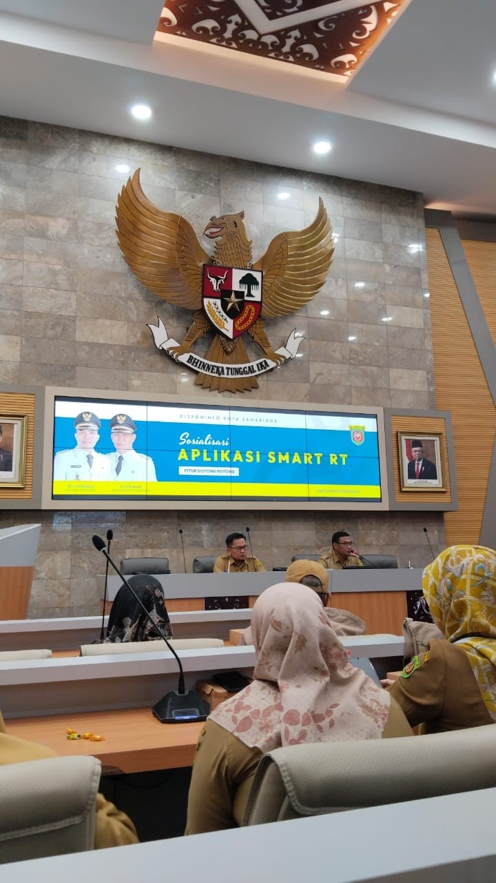 Giat, Senin 29 April 2024 Melaksanakan apel Senin pagi di kelurahan sempaja barat di pimpin oleh Seklur, Menghadiri Sosialisasi Aplikasi Smart RT Fitur Gotong royong di Ruang Mangkupalas Lt 2 gedung balaikota Samarinda di hadiri staf Kesra.