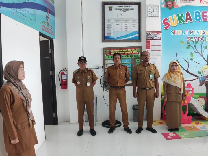 Giat, Senin 06 Mei 2024 apel Senin pagi di kantor kelurahan sempaja barat di pimpin oleh Kasi Kesra & rapat koordinasi dengan Seklur dan seluruh Kasi kelurahan sempaja barat.
