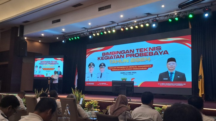 Giat, Rabu 08 Mei 2024, rapat bimtek kegiatan Probebaya untuk ketua dan bendahara Pokmas dihadiri oleh Lurah.