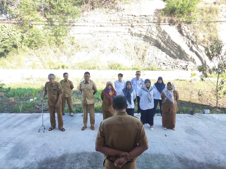 Giat, Senin 13 Mei 2024 Melaksanakan apel Senin pagi di kelurahan sempaja barat di pimpin oleh Kasi Tapem.