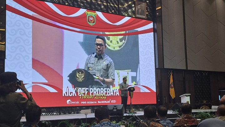 Giat, Jum'at 17 Mei 2024 Menghadiri Kick Off kegiatan program pembangunan dan pemberdayaan masyarakat (Probebaya) tahun 2024 di Hotel Mercure Samarinda dihadiri oleh Lurah.