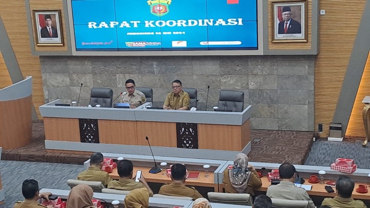 Giat, Selasa 28 Mei 2024, Bimtek Siks-NG Operator Kelurahan di gedung graha tepian jl. Basuki Rahmat dihadiri oleh staf Kesra & Rapat koordinasi di Ruang Rapat Mangkupalas Lt 2 balaikota Samarinda dihadiri Lurah.