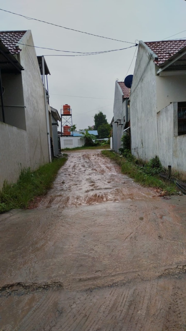 Giat 11 Juni 2024, Menghadiri Rapat Monitoring Pelaporan DAU Specific Grant Pendanaan Kelurahan Tahun Anggaran 2024 di Ruang Rapat BPKAD Kota Samarinda Lt 3 dihadiri oleh Bendahara kelurahan beserta staf. Meninjau lokasi jalan rusak di wilayah kelurahan sempaja barat dihadiri Kasi Ekbang beserta staf & Meninjau lokasi jalan rusak di wilayah kelurahan sempaja barat di hadiri Kasi Ekbang beserta staf.