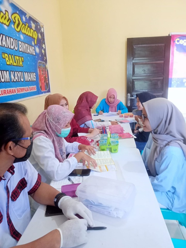 Giat Rabu, 12 Juni 2024 Mengikuti Zoom Meeting Kegiatan Intervensi Serentak Pencegahan Stunting dan Pelayanan Posyandu Bintang Kelurahan Sempaja Barat.