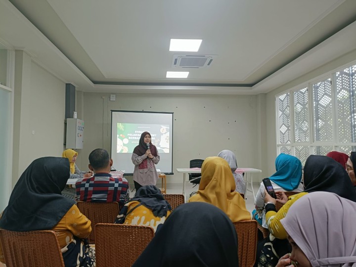 Giat, Kamis 13 Juni 2024, Menghadiri Rapat Evaluasi Pelaksanaan PMT berbahan Lokal di Puskesmas Sempaja di hadiri oleh Kasi Ekbang beserta staf Kesra & Menghadiri Perekaman ID data pemegang Sertifikat Elektronik (Swafoto diri dan KTP) di Ruang Rapat Dinas Kominfo dihadiri Lurah dan Seklur.