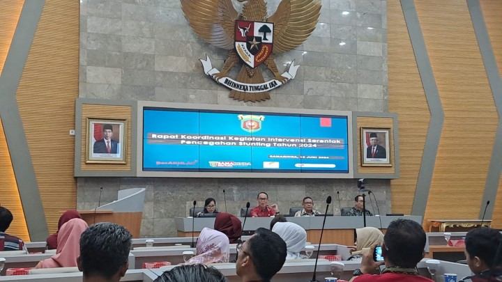 Giat, Kamis 13 Juni 2024, Menghadiri Rapat koordinasi Kegiatan Intervensi Serentak Pencegahan Stunting tahun 2024 di Ruang Mangkupalas balaikota Samarinda dihadiri Lurah & Menghadiri Rapat Bimtek Operator Tanda tangan Elektronik di ruang rapat Kominfo dihadiri oleh staf.