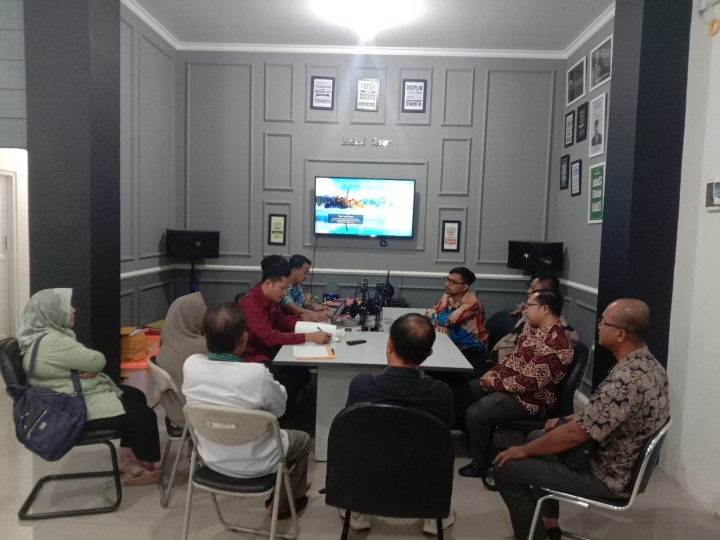 Giat, Kamis 20 Juni 2024 Menghadiri Mediasi Lokasi Tanah Blok I di Kantor BPN Kota Samarinda di hadiri Kasi Tapem beserta staf dan Ketua RT 2 & Menghadiri Sosialisasi dan Evaluasi Pelaksanaan Perlindungan BPJS Ketenagakerjaan di Mercu Suar Food Jl Bukit Alaya di hadiri Kasi Kesra dan Bendahara kelurahan.