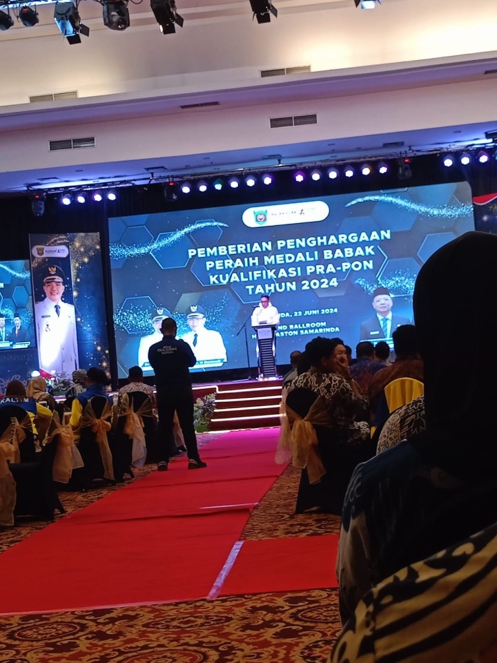 Giat, Minggu 23 Juni 2024 Menghadiri acara Pemberian Penghargaan Peraih Mendali Babak Kualifikasi PRA-PON Tahun 2024 di Hotel Aston Samarinda Lt 17 dihadiri Sekretaris.