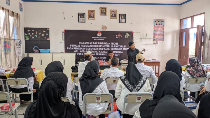 Giat, Senin 24 Juni 2024 Melaksanakan apel Senin pagi di kelurahan sempaja barat di pimpin oleh Seklur & Menghadiri Pelantikan, Pengambilan Sumpah/Janji, Apel Kesiapan dan Bimtek Petugas Pemuktahiran Data Pemilih (Pantarlih) untuk Pemilihan Gubernur dan Wakil Gubernur serta Wali Kota dan Wakil Wali Kota Tahun 2024 di SDN 011 Samarinda Utara, Kebon Agung Jl. Poros Samarinda Bontang di hadiri Sekretaris, Sekretariat PPS kelurahan dan Anggota dan Ketua PPS dan Anggota, Babinsa dan Bhabinkamtibmas.