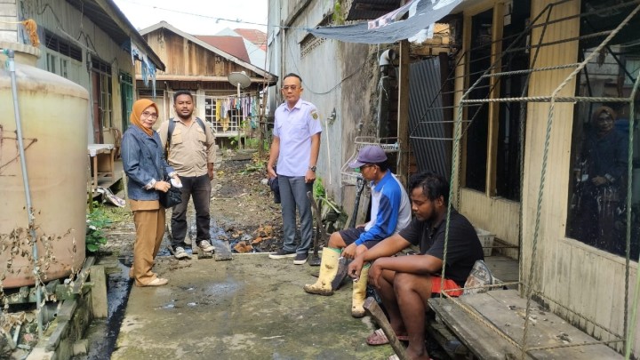 Giat, Selasa 25 Juni 2024,  Lokasi Semenisasi pada kegiatan Probebaya bidang Sapras di wilayah RT 11 di hadiri Kasi Ekbang beserta staf dan Pendamping Infrastruktur