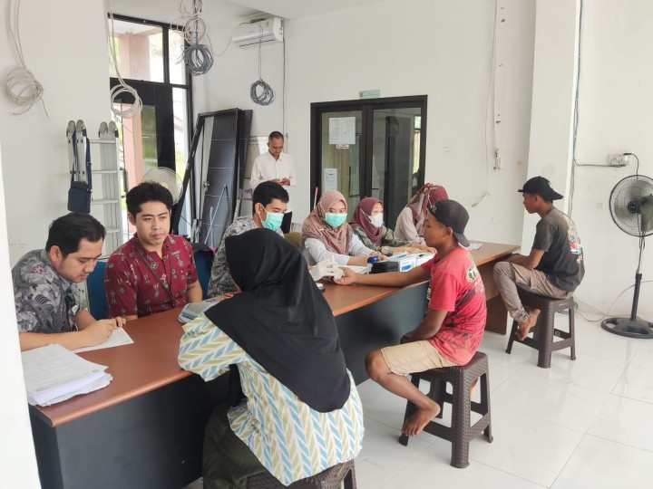 Giat, Kamis 04 Juli 2024 Menghadiri Festival Bangga Kencana ke-2 dalam rangka Hari Keluarga Nasional ke-31 Kota Samarinda Tahun 2024 di Halaman GOR Segiri Samarinda dihadiri Kasi Kesra & Hari kedua Pemeriksaan Kesehatan (Gratis) oleh Rumah Sakit Umum Daerah Korpri Kalimantan Timur di kantor kelurahan sempaja barat untuk seluruh warga.