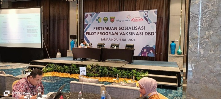 Giat Kamis 04 Juli 2024, Menghadiri Rapat Sosialisasi Pilot Program Vaksinasi DBD Kota Samarinda di Hotel Mercure Samarinda dihadiri Lurah.