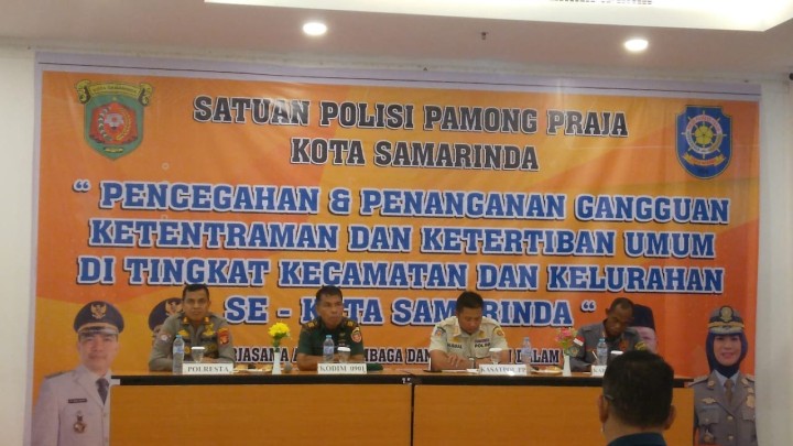 Giat, Rabu 10 Juli 204 1. Menghadiri Rapat Pencegahan dan Penanganan Gangguan Ketentraman dan Ketertiban Umum di Tingkat Kecamatan dan Kelurahan se-Kota Samarinda di Ballroom Hotel Amaris Samarinda dihadiri Kasi Tapem. 2. Menghadiri Rapat Bimtek Pengelolaan dan Pertanggungjawaban Keuangan PPK dan PPS pada Pemilihan Gubernur dan Wakil Gubernur Kalimantan Timur serta Wali Kota dan Wakil Wali Kota Samarinda Tahun 2024 di Hotel Puri Senyiur Samarinda dihadiri seluruh Sekretariat PPS dan Ketua PPS. 3. Mengikuti Zoom Meeting Rapat Koordinasi Kepegawaian Tema " Optimalisasi pemenuhan pengembangan kompetensi 20 JP dan Manajemen Talenta Menuju ASN pemerintah Kota Samarinda yang Profesional Akuntabel serta Berintegritas di ikuti Staf Seklur.
