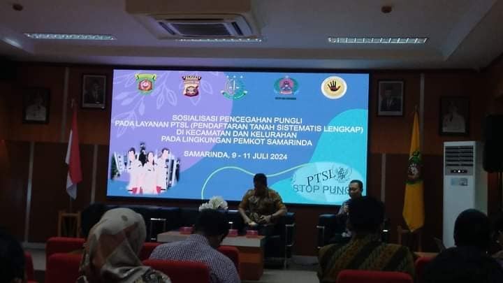 Giat, Kamis 11 Juli 2024 Menghadiri Rapat Sosialisasi Pencegahan Pungli Pada Layanan PTSL (Pendaftaran Tanah Sistematis Lengkap) di Kecamatan dan Kelurahan pada Lingkungan Pemkot Samarinda di hadiri Kasi Tapem & Menghadiri Bimtek dan Pembekalan 3 Pilar Kamtibmas "Kesiapan tiga pilar dalam menjaga kondusifitas dan mensukseskan pembangunan IKN Nusantara di GOR 27 Samarinda dihadiri Seklur.