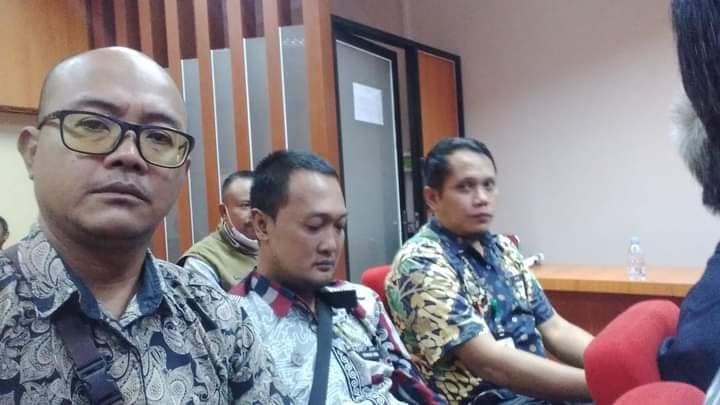 Giat, Kamis 11 Juli 2024 Menghadiri Rapat Sosialisasi Pencegahan Pungli Pada Layanan PTSL (Pendaftaran Tanah Sistematis Lengkap) di Kecamatan dan Kelurahan pada Lingkungan Pemkot Samarinda di hadiri Kasi Tapem & Menghadiri Bimtek dan Pembekalan 3 Pilar Kamtibmas "Kesiapan tiga pilar dalam menjaga kondusifitas dan mensukseskan pembangunan IKN Nusantara di GOR 27 Samarinda dihadiri Seklur.