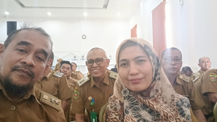 Giat, Senin 15 Juli 2024, Melaksanakan apel Senin pagi di kelurahan sempaja barat di pimpin Seklur,  Menghadiri Rapat Pembentukan Kencana Tanggung Bencana (Kencana) Kota Samarinda di ruang rapat Mangkupelas Lt 2 dihadiri Lurah,  Menghadiri Pembahasan Manajemen Risiko di Kecamatan Samarinda Utarauang Camat Samarinda Utara dihadiri Seklur & Menghadiri Rapat Evaluasi Interfensi Serentak Pencegahan Stunting tahun 2024 di gedung UMKT Samarinda dihadiri Lurah.