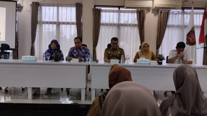 Giat, Senin 22 Juli 2024, Melaksanakan apel Senin pagi di kelurahan sempaja barat di pimpin Lurah, Menghadiri Rapat Sosialisasi tentang peraturan walikota nomor 45 Tahun 2023 tentang penurunan Stunting di kota Samarinda di Resto dan cafe Yen's delight dihadiri Kasi Kesra & Menghadiri Rapat kegiatan penajaman keprotokol di Aula kantor kecamatan Samarinda Utara di hadiri Staf.