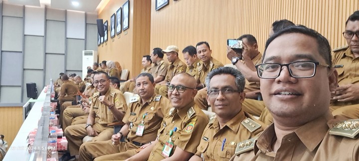 Giat, Selasa 23 Juli 2024, Menghadiri undangan Mediasi kedua saudara Stenly mowilos perihal atas bidang Tanah yg terletak di kelurahan sempaja barat di Kantor BPN Kota Samarinda dihadiri Kasi Tapem beserta staf & Menghadiri Rapat paparan tentang fasilitas program PNM Mekar oleh PT. Permodalan Nasional Madani (PNM)di ruang Mangkupalas dihadiri Lurah.