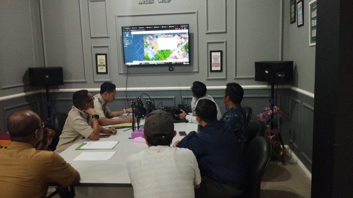 Giat, Selasa 23 Juli 2024, Menghadiri undangan Mediasi kedua saudara Stenly mowilos perihal atas bidang Tanah yg terletak di kelurahan sempaja barat di Kantor BPN Kota Samarinda dihadiri Kasi Tapem beserta staf & Menghadiri Rapat paparan tentang fasilitas program PNM Mekar oleh PT. Permodalan Nasional Madani (PNM)di ruang Mangkupalas dihadiri Lurah.