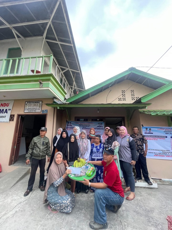 Giat sore, Rabu 24 Juli 2024 Penyerahan Bantuan pada kegiatan Probebaya bidang Pemberdayaan Tahun Anggaran 2024 Sosialisasi Dasawisma sekaligus pemberian makanan tambahan untuk posyandu balita di wilayah RT 01, RT 02 dan RT 03 dihadiri Kasi Kesra beserta staf, Pendamping Non Infrastruktur, perwakilan PKK kelurahan, Ketua Pokmas beserta anggota dan Ketua RT.