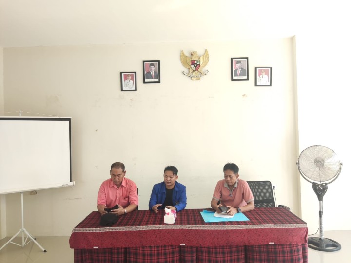 Giat, Jum'at 26 Juli 2024, Menghadiri Rapat Koordinasi dalam rangka persiapan pilkada 2024 di Hotel Grand Sawit Samarinda dihadiri Lurah, Permohonan izin mahasiswa UWGM untuk izin melaksanakan KKN diwilayahnya kelurahan sempaja barat di dipimpin Seklur & Mengikuti Zoom Meeting tentang Servent Leaders  "Melayani Dengan akhlak dalam melayani" diikuti Seklur.