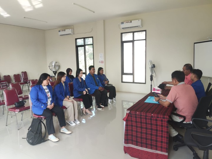 Giat, Jum'at 26 Juli 2024, Menghadiri Rapat Koordinasi dalam rangka persiapan pilkada 2024 di Hotel Grand Sawit Samarinda dihadiri Lurah, Permohonan izin mahasiswa UWGM untuk izin melaksanakan KKN diwilayahnya kelurahan sempaja barat di dipimpin Seklur & Mengikuti Zoom Meeting tentang Servent Leaders  "Melayani Dengan akhlak dalam melayani" diikuti Seklur.