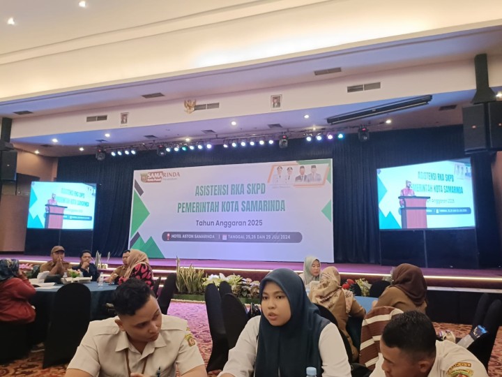 Giat, Senin 29 Juli 2024, Melaksanakan apel Senin pagi di kelurahan sempaja barat di pimpin oleh Kasi Ekbang, Menghadiri Rapat penajaman kepegawaian di lingkungan Pemkot Samarinda di Aula kantor kecamatan Samarinda Utara di hadiri Seklur, Menghadiri Rapat Verifikasi calon peserta pekerja Rentan di ruang Mangkupalas Lt 2 di balaikota dihadiri Lurah, Menghadiri asistensi RKA-SKPD Anggaran pendapatan belanja daerah tahun anggaran 2025 di Hotel Aston Samarinda dihadiri Kasi Ekbang, Bendahara beserta staf & Peninjauan Lokasi tanah di RT 01 dan RT 12 Kelurahan Sempaja Barat di hadiri Kasi Tapem beserta staf dan Ketua RT 01 dan RT 12.