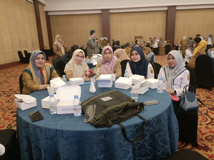 Giat, Senin 29 Juli 2024, Melaksanakan apel Senin pagi di kelurahan sempaja barat di pimpin oleh Kasi Ekbang, Menghadiri Rapat penajaman kepegawaian di lingkungan Pemkot Samarinda di Aula kantor kecamatan Samarinda Utara di hadiri Seklur, Menghadiri Rapat Verifikasi calon peserta pekerja Rentan di ruang Mangkupalas Lt 2 di balaikota dihadiri Lurah, Menghadiri asistensi RKA-SKPD Anggaran pendapatan belanja daerah tahun anggaran 2025 di Hotel Aston Samarinda dihadiri Kasi Ekbang, Bendahara beserta staf & Peninjauan Lokasi tanah di RT 01 dan RT 12 Kelurahan Sempaja Barat di hadiri Kasi Tapem beserta staf dan Ketua RT 01 dan RT 12.