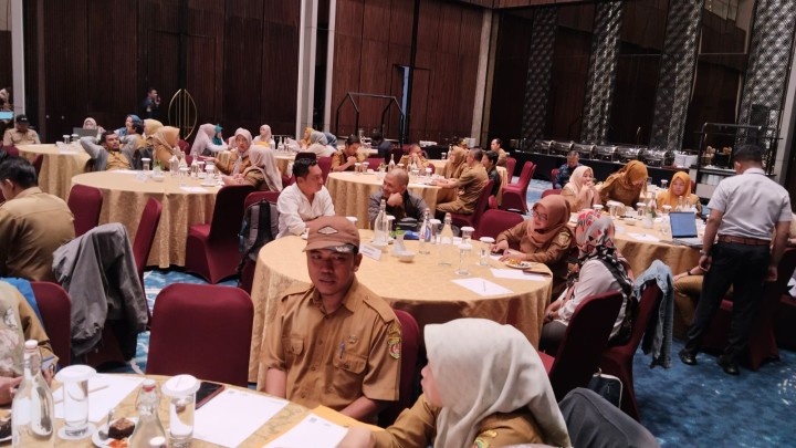 Giat, Selasa 30 Juli 2024, Pelantikan Ketua TP PKK Kelurahan se- Kecamatan Samarinda Utara & Rapat Kerja Teknis pendapatan penyusunan laporan pertanggung jawaban keuangan PPK dan PPS pada Pemlihian Gubernur dan Wakil Gubernur Kalimantan Timur serta WAlikota dan Wakil Walikota Samarinda Tahun 2024 di Hotel Mercure lantai 3