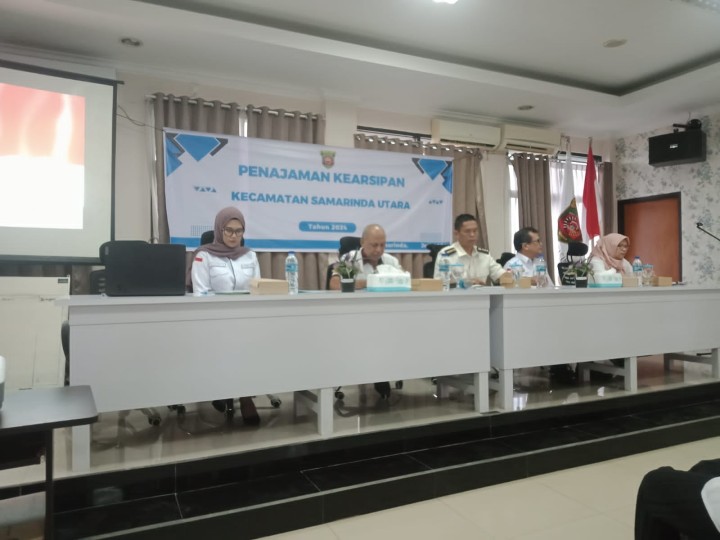 Giat, Rabu 31 Juli 2024 menghadiri Rapat penajaman kearsipan di aula kantor kecamatan Samarinda Utara di hadiri staf & Monitoring dan memberikan edaran kepada pelaku usaha atau perusahaan di wilayah kelurahan sempaja barat untuk memasang Umbul-umbul dan bendera merah putih di hadiri Kasi Tapem beserta staf.