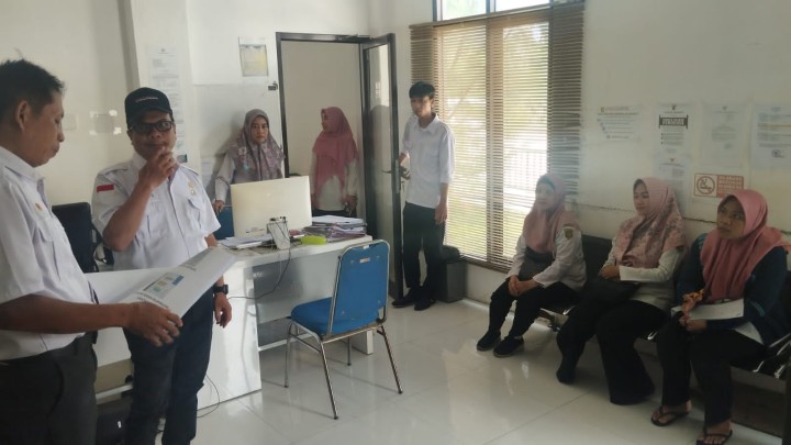 Giat 31 Juli 2024, Menghadiri bimbingan dan Pembahasan Pajak-pajak pusat pada SKPD dengan BUD bulan Januari s/d Juni 2024 sekaligus penginputan pada Aplikasi Pajak (Prarekon Pajak) di Ruang Rapat BPKAD Lt 3 Balaikota Samarinda & Mendapat tinjauan langsung dari Kecamatan Samarinda Utara dihadiri Sekcam, Kasi Pelayanan umum beserta staf dan Seklur Kelurahan.