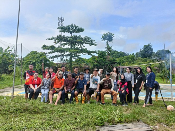 Giat, Minggu 04 Agustus 2024 Memonitoring kegiatan kerja bakti di wilayah RT 12 pada kelurahan sempaja barat di hadiri oleh Lurah, Kasi Ekbang beserta mahasiswa UWGM Samarinda dan seluruh warga RT 12 kelurahan sempaja barat.