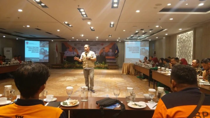 Giat Kamis, 08 Agustus 2024, Menghadiri Acara Observasi Program Percontohan Kabupaten dan Kota Antikorupsi oleh Direktorat Pembinaan Peran Serta Masyarakat (Ditipermas) KPK RI di Ruang Mangkupelas Balaikota hadiri oleh Lurah & Menghadiri Undangan Sosialisasi, Komunikasi, Informasi, dan Edukasi Rawan Bencana di Kota Samarinda di Ruang Apokayan, Hotel Horison dihadiri oleh Kasi Pemtrantib dan Staff