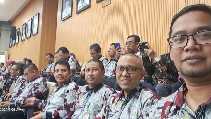 Giat Kamis, 08 Agustus 2024, Menghadiri Acara Observasi Program Percontohan Kabupaten dan Kota Antikorupsi oleh Direktorat Pembinaan Peran Serta Masyarakat (Ditipermas) KPK RI di Ruang Mangkupelas Balaikota hadiri oleh Lurah & Menghadiri Undangan Sosialisasi, Komunikasi, Informasi, dan Edukasi Rawan Bencana di Kota Samarinda di Ruang Apokayan, Hotel Horison dihadiri oleh Kasi Pemtrantib dan Staff