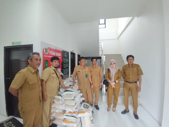 Giat Selasa 13 Agustus 2024, Menghadiri Rapat Koordinasi Membahas RKA Perubahan Tahun 2024, Penyusanan Laporan Keuangan SKPD Semester 1 Ta. 2024 & Peninjauan Bantua Beras dari Dinas Ketahanan Pangan