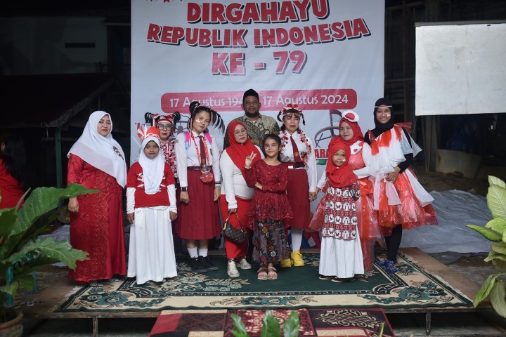 Giat Malam, Minggu 18 Agustus 2024 Menghadiri Malam puncak atau penutupan HUT RI 17 Agustus di wilayah RT 11 Kelurahan Sempaja Barat dihadiri Lurah, Ketua TP PKK dan sekretaris PKK, Babinsa, Mahasiswa UWGM Samarinda, Ketua RT 11 dan seluruh warga RT 11. Alhamdulillah telah berjalan dengan Lancar.