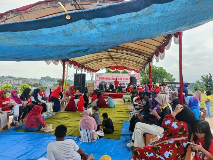 Giat, Minggu 25 Agustus 2024 Memonitoring kerja bakti di wilayah RT 07 pada kelurahan sempaja barat di hadiri Lurah dan Kasi Ekbang & Menghadiri Jalan Santai, Pemotong Tumpeng dalam rangka Hari Kemerdekaan di Taman Puncak Perum TVRI Graha Asri RT 05 dihadiri Lurah, Kasi Ekobang, Mahasiswa UWGM Samarinda dan ketua RT 5 seluruh warga RT 5. Alhamdulillah telah berjalan dengan Lancar.