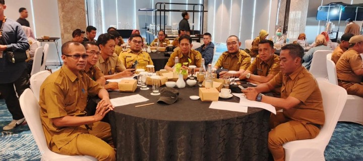 Giat Malam, Selasa 27 Agustus 2024 Menghadiri Rapat Koordinasi Finalisasi Daftar Pemilihan Sementara (DPS) Pada Pemilihan Gubernur dan Wakil Gubernur Kalimantan Timur serta Wali Kota dan Wakil Walikota Samarinda Tahun 2024 di Aula Kantor Kelurahan Sempaja Barat dihadiri Lurah, Ketua RT se-kelurahan sempaja barat, Bhabinkamtibmas, PKD Kelurahan, Panwascam, PPK Kecamatan Samarinda Utara, Ketua PPS beserta anggota dan Sekretariat PPS beserta anggota.