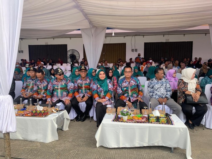 Giat sore, Jum'at 06 September 2024 Penyerahan Probebaya Tahun 2024 di Kecamatan Samarinda Utara oleh Bapak Andi Harun Wali Kota Samarinda di Perumahan Bumi Sempaja Kelurahan Sempaja Timur di hadiri Lurah, Seklur, seluruh Kasi, seluruh staf kelurahan sempaja barat dan seluruh RT se-kelurahan sempaja barat.