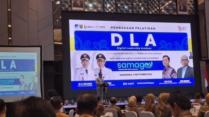 Giat, Senin 09 September 2024 Menghadiri Rapat Pembukaan Digital Leadership Academy (DLA) Amazon Web Services(AWS) dan Launching Portal Layanan Publik Samarinda (SAMAGOV.ID) di Hotel Mercure Samarinda dihadiri Lurah & Melaksanakan apel Senin pagi di kelurahan sempaja barat di pimpin Kasi Tapem.