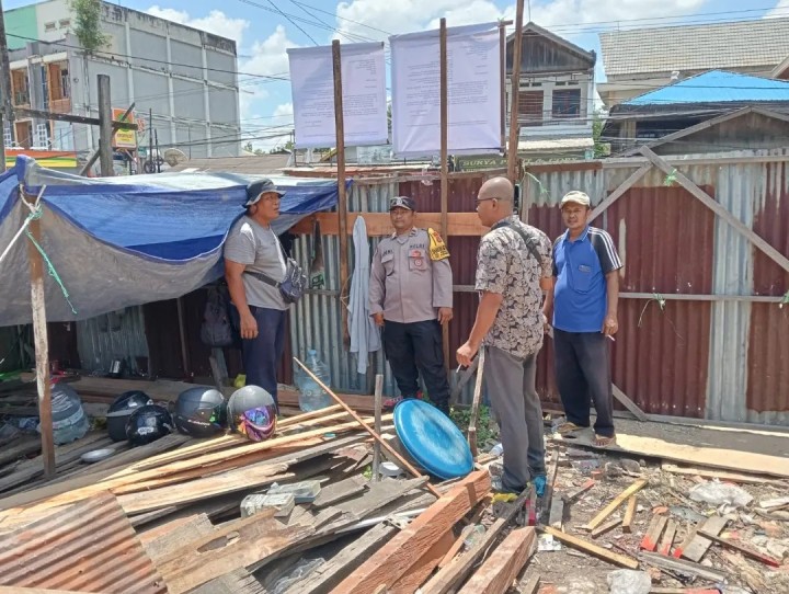 Giat, Kamis 12 September 2024 Melaksanakan Kegiatan Aksi Donor Darah di Kecamatan Samarinda Utara dihadiri Lurah & Pengecekan lokasi Penumpukan Kayu setelah bikin Jembatan Persempitan menutup Parit di RT 4 dihadiri Kasi Tapem beserta staf, Bhabinkamtibmas dan Ketua RT 04.