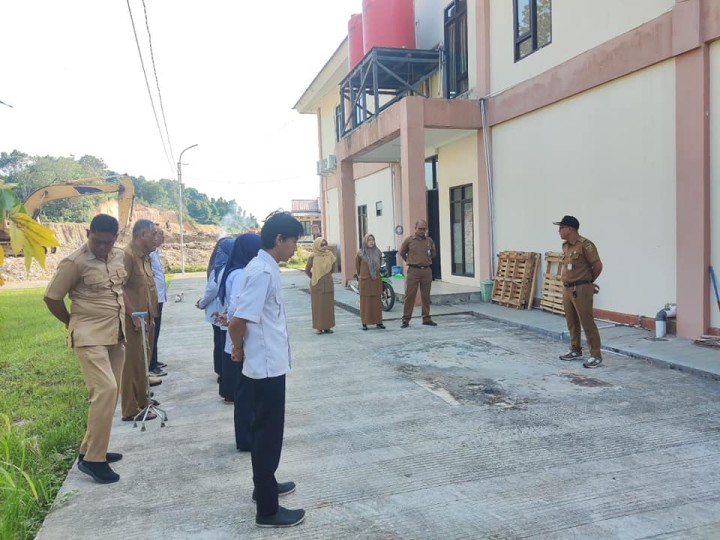 Giat, Senin 23 September 2024 Melaksanakan apel Senin pagi di kelurahan sempaja barat di pimpin Lurah, Menghadiri Pengukuhan Forum Komunikasi Kecamatan Sehat dan Pokja Kelurahan Sehat se-Kota Samarinda periode 2024-2029 di Hotel Puri Senyiur Samarinda dihadiri Kasi Ekbang, Menghadiri Rapat Monitoring laporan DAU SG Tahap I (Pendanaan Kelurahan dan Reviu Inspektorat) di Ruang Rapat Nusantara BPKAD Kota Samarinda Lt 3 dihadiri Bendahara Pengeluaran Pembantu Kelurahan & Menghadiri Rapat Koordinasi di pimpin Bapak Andi Harun Wali Kota Samarinda di Ruang Rapat Mangkupelas dihadiri Lurah.