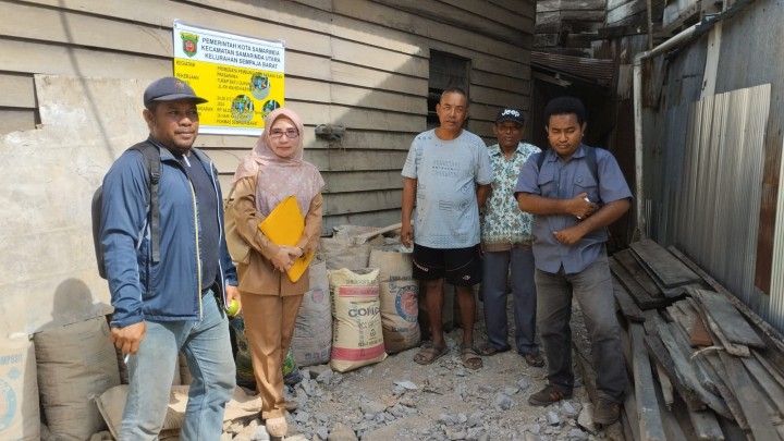 Giat, Selasa 24 September 2024 Peninjauan Lokasi pada kegiatan Probebaya Tahun Anggaran 2024 bidang Sapras yang telah selesai pekerjaan Monitoring Semenisasi Blok. J dan Blok JB RT 01, Monitoring Semenisasi di Jl AW Syahrani GG Salomo RT 03, Monitoring Penurapan Drainase parit sungai Jl. KH Wahid Hasyim RT 04, Monitoring Semenisasi parit drainase Jl. KH Wahid Hasyim Perum Pinang Mas RT 06, Monitoring Semenisasi Jl. KH Wahid Hasyim GG Kalem RT 07. & Monitoring Semenisasi di Perum Kayu Manis RT 08 dan RT 09. dihadiri Kasi Ekbang beserta staf, Pendamping Infrastruktur, Anggota Pokmas dan Ketua RT.