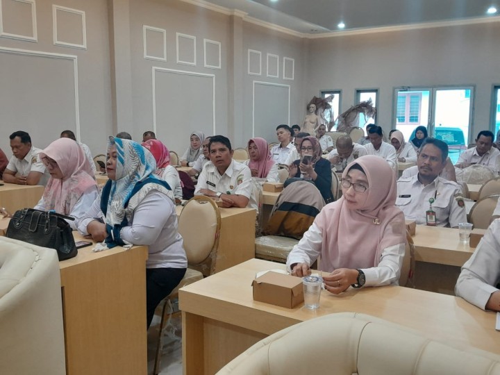 Giat, Rabu 25 September 2024 Menghadiri Sosialisasi Pengembangan Potensi Desa Wisata di wilayah Kota Samarinda di ruang rapat utama Disporapar dihadiri Kasi Ekbang & Menghadiri Rapat Koordinasi terkait Bulan Dana PMI di Aula Kecamatan Samarinda Utara dihadiri Kasi Kesra.