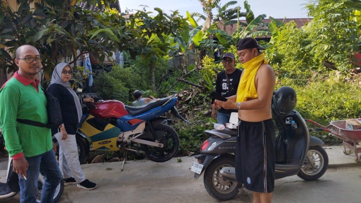 Giat Minggu, 29 September 2024 Gotong Royong Kebersihan Lingkungan dan Drainase di 03, 04, 05, 06, 10 dan RT 12 Kelurahan Sempaja Barat dihadiri Lurah, Kasi Tapem beserta staf dan Ketua RT.